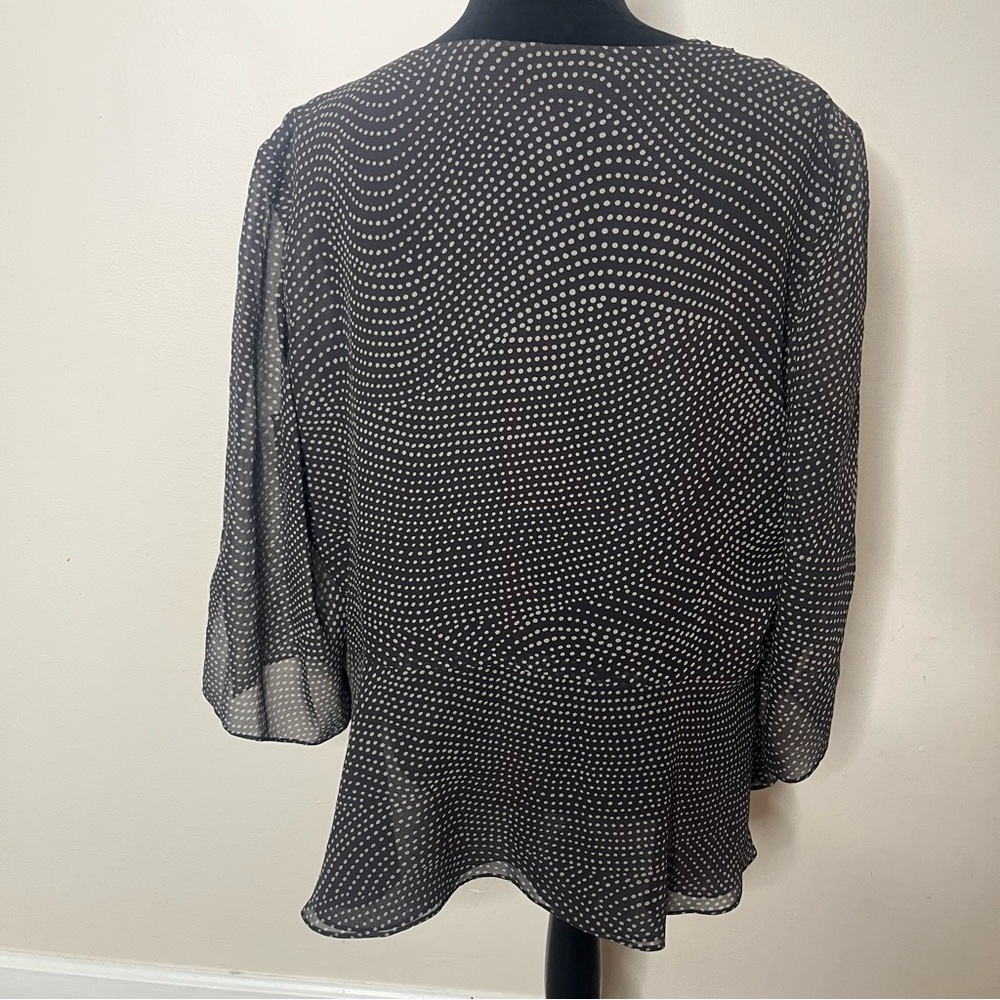 Adrianna Papell Women’s Brown Tan Polka Dot V~Neck Tie Ruffle Silk Blouse Sz 16W - Picture 7 of 8